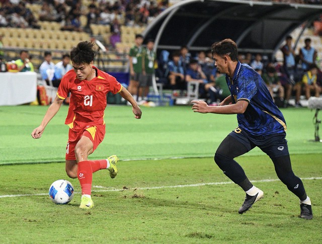 Phỏng vấn cầu thủ U22 Việt Nam: Lộ lý do ngược dòng kịch tính khiến U22 Thái Lan "ôm hận" trên sân nhà- Ảnh 2.