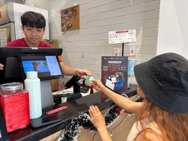 Napas, Mastercard và Payoo triển khai chương trình “Chạm liền tay - Deal mê say” đẩy mạnh thanh toán không tiếp xúc- Ảnh 3.