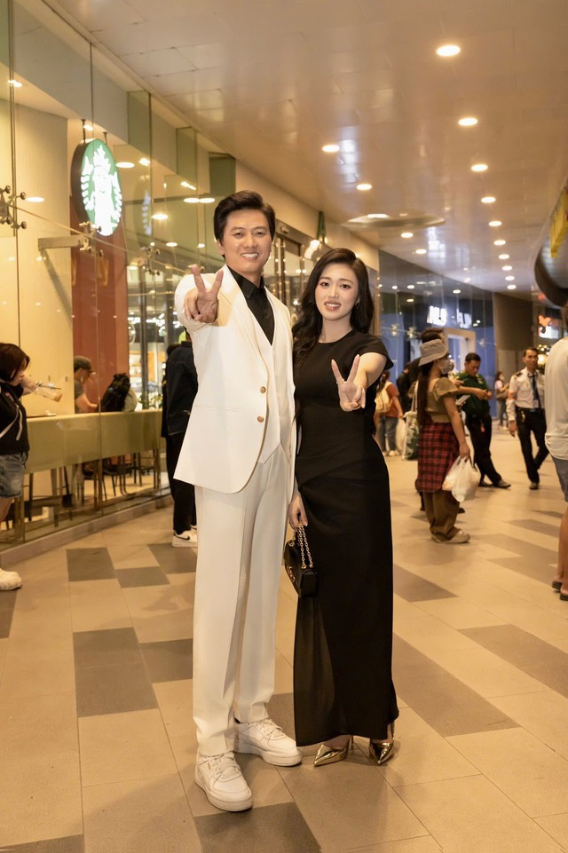 Vợ kém 16 tuổi bị chê xuề xoà, làm lố trong ngày kỷ niệm yêu, Quách Ngọc Tuyên phản ứng- Ảnh 6. Vợ kém 16 tuổi bị chê xuề xoà, làm lố trong ngày kỷ niệm yêu, Quách Ngọc Tuyên phản ứng- Ảnh 6.