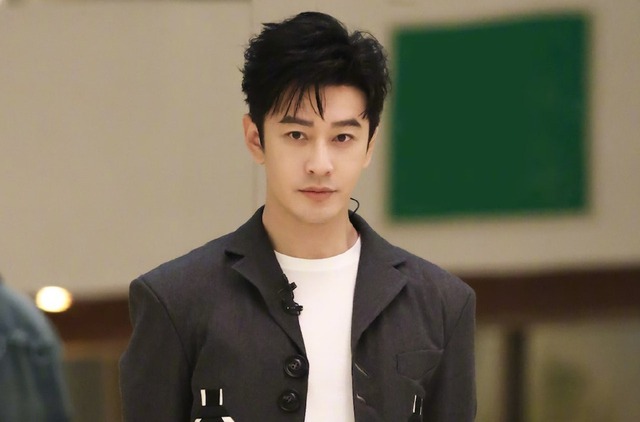 Huỳnh Hiểu Minh vứt bỏ con gái út, để tình cũ hot girl làm mẹ đơn thân, còng lưng trả nợ?- Ảnh 3.