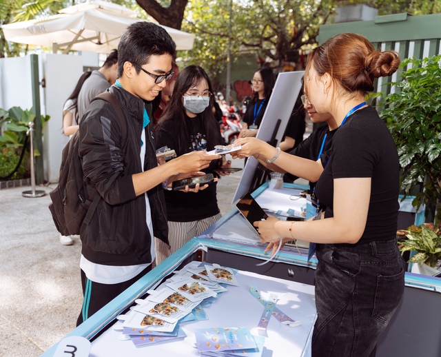 Người trẻ TP.HCM hào hứng trải nghiệm ẩm thực phiên bản AI tại Quán Meta AI- Ảnh 3.