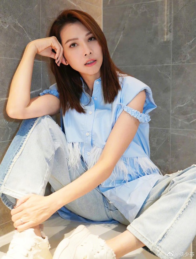 Á hậu làm nhân tình cho đại gia hơn 20 tuổi nay nhan sắc tàn tạ, hốc hác không thể tin- Ảnh 5. Á hậu làm nhân tình cho đại gia hơn 20 tuổi nay nhan sắc tàn tạ, hốc hác không thể tin- Ảnh 5.