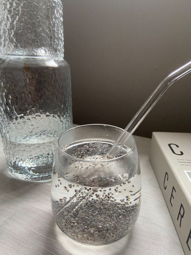 Minh Hằng thả vào nước lọc 1 nguyên liệu, cả ngày đỡ thèm ăn- Ảnh 2.