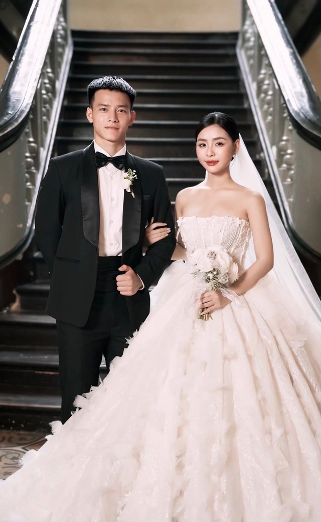 Mê mẩn ngắm nhan sắc hotgirl khiến Thanh Nhàn U22 Việt Nam phải 