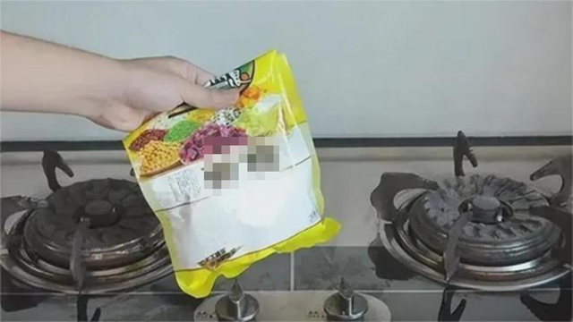 Không phải mê tín, 3 thứ này tuyệt đối ĐỪNG đặt lên bếp nấu, nguy hiểm nhất là cái số 1- Ảnh 2. Không phải mê tín, 3 thứ này tuyệt đối ĐỪNG đặt lên bếp nấu, nguy hiểm nhất là cái số 1- Ảnh 2.