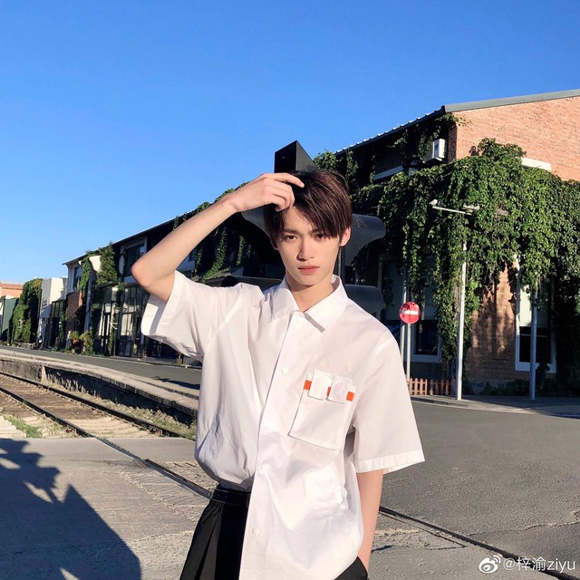 Mỹ nam đẹp như tiên tử xé truyện bước ra, chẳng trách mới nổi tiếng mà đã hot cỡ này!- Ảnh 6.