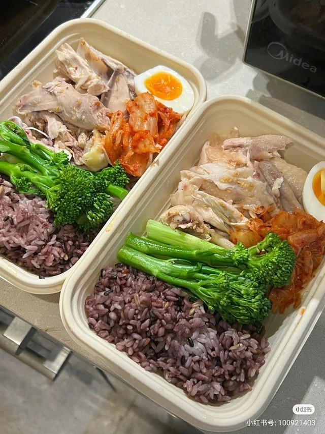 Từ chuyện cô gái 25 tuổi bị hoại tử vì ăn ức gà và rau: Giảm cân thế nào mới đúng?- Ảnh 2.