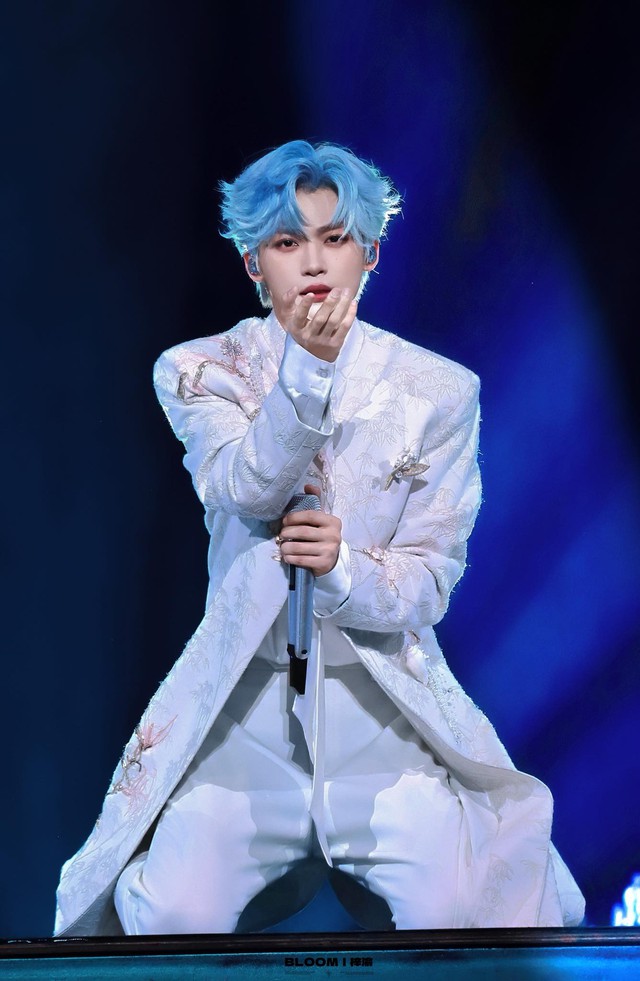 Mỹ nam đẹp như tiên tử xé truyện bước ra, chẳng trách mới nổi tiếng mà đã hot cỡ này!- Ảnh 2.