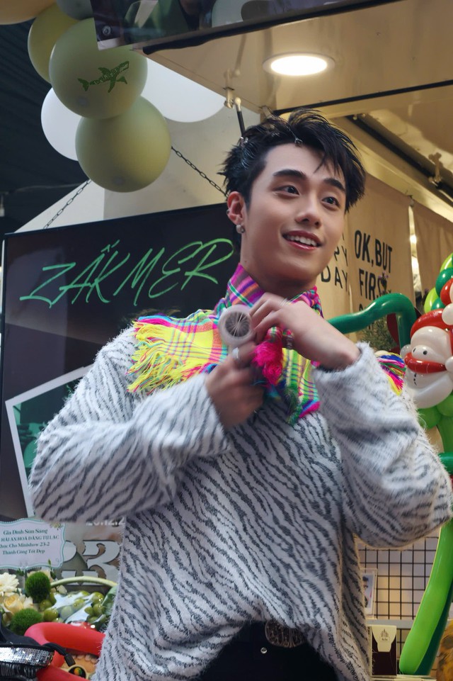 Nam thần Vbiz bán vé fanmeeting ế ẩm, đến mức phải để mẹ giải cứu?- Ảnh 4.