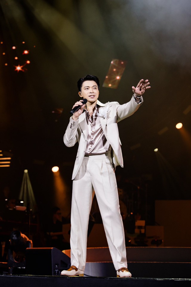 Ngại hộ nam ca sĩ bán vé đắt ngang ngửa Mỹ Tâm: Làm gì khó coi vậy trời?- Ảnh 1.