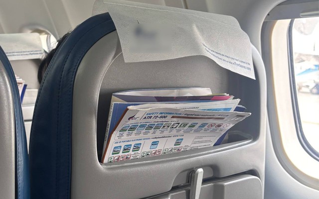 Ai còn để điện thoại, giấy tờ tùy thân ở ghế máy bay thì phải dừng lại ngay!- Ảnh 2.