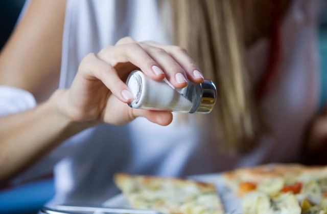 Không phải do ăn cay, dạ dày “kêu cứu” mỗi ngày vì 5 thói quen này, rất nhiều người đang mắc mà không hay biết- Ảnh 1.