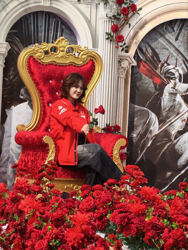 Loạt fan girl khoe sắc, tỏa sáng rực rỡ tại sự kiện fanmeeting T1: The Promise Fulfilled- Ảnh 2.