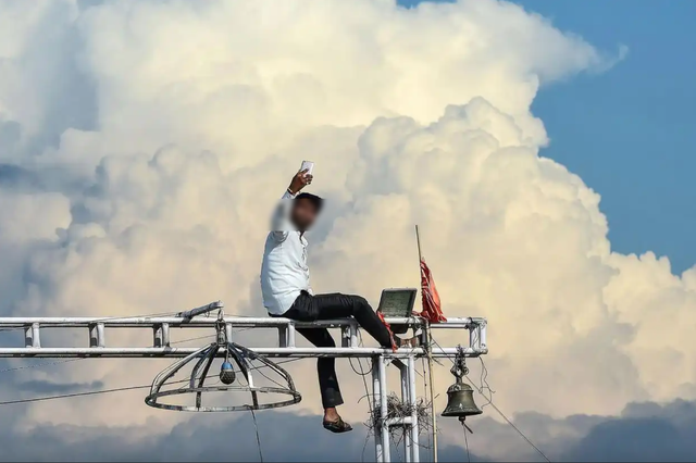 Cảnh báo gấp cho ai hay chụp ảnh tự sướng- Ảnh 3.