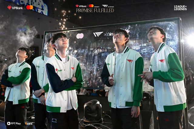 Hình ảnh T1 khiến fan Việt không thể nào quên, gần gũi ấm áp đến lạ- Ảnh 6.