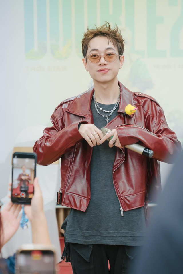 Không thể nhận ra đây là Quán quân Rap Việt, nhan sắc “lên hương” như “thay đầu”- Ảnh 1.