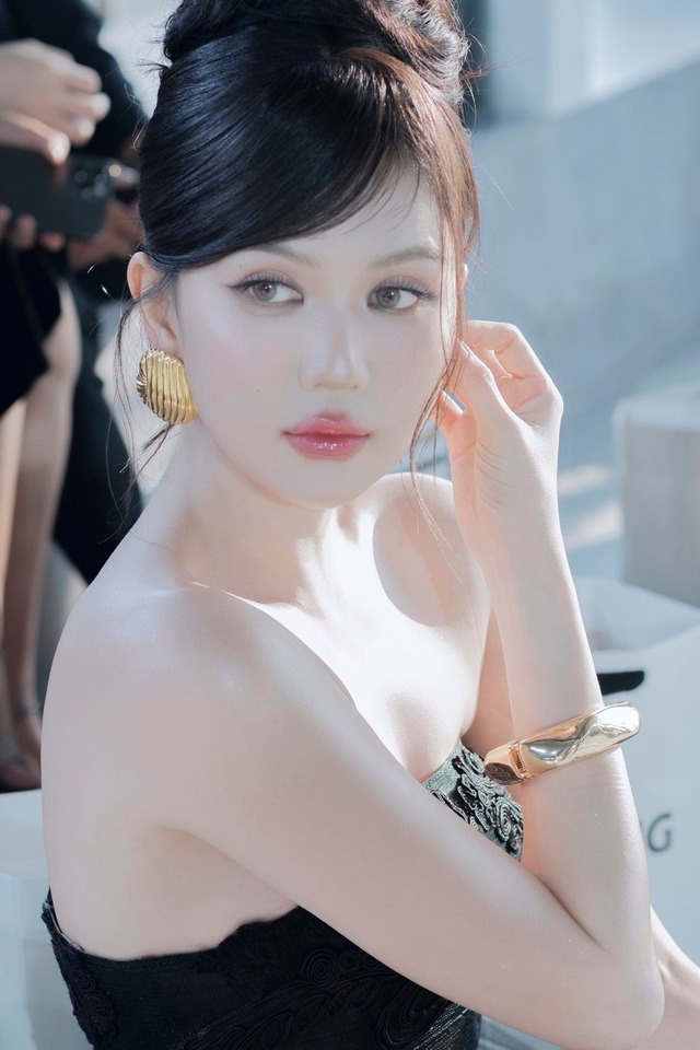 Ngọc Trinh "vòng eo 56" nay đã khác- Ảnh 3.