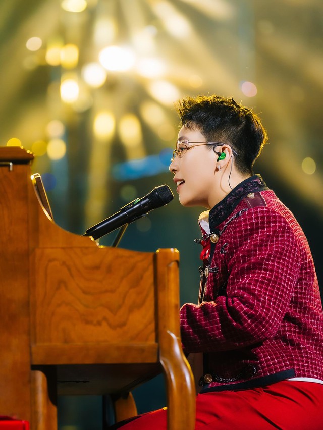 WeYoung 2025: Khi các nghệ sĩ trẻ làm chủ sân khấu và toả sáng bằng câu chuyện âm nhạc của chính mình- Ảnh 15.