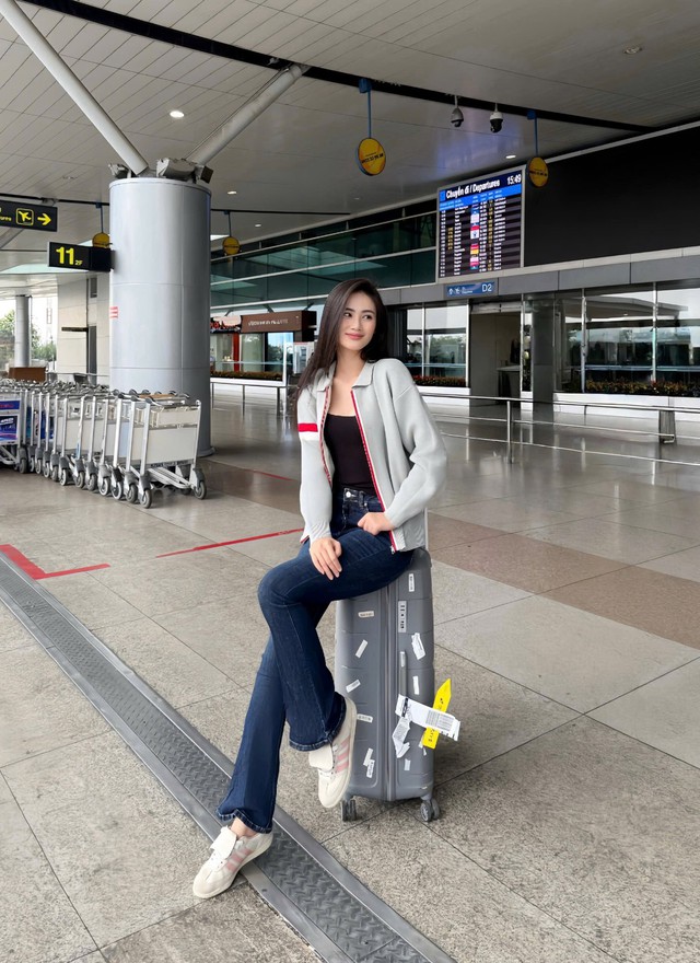 Hoa hậu Ý Nhi xách túi hiệu quay lại Úc, bất ngờ khi biết công việc làm thêm nơi xứ người- Ảnh 1.