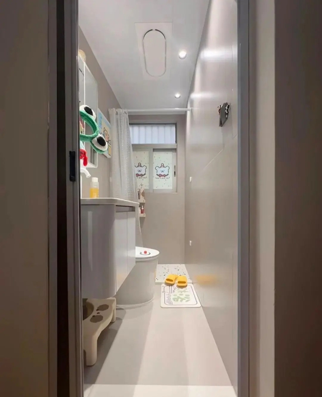 Căn hộ "ảo ma" ở Hong Kong: Chật không nhích nổi người vẫn sống tốt, đặc biệt có toilet riêng- Ảnh 6.