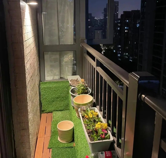 Căn hộ "ảo ma" ở Hong Kong: Chật không nhích nổi người vẫn sống tốt, đặc biệt có toilet riêng- Ảnh 10.