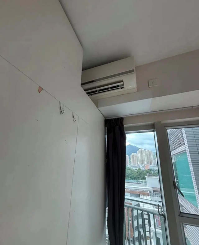 Căn hộ "ảo ma" ở Hong Kong: Chật không nhích nổi người vẫn sống tốt, đặc biệt có toilet riêng- Ảnh 5.