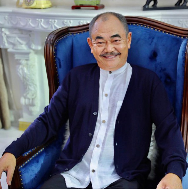 Diễn viên Việt Anh cùng bạn gái mới kém 30 tuổi gặp lại vợ cũ, khoảnh khắc check-in làm rõ mối quan hệ- Ảnh 4.