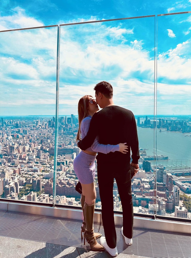 Cô gái Việt được chồng "ting ting" cho 24 tỷ tiền tiêu vặt,  sống xa xỉ như bà hoàng trong biệt thự 1.000m²- Ảnh 9.