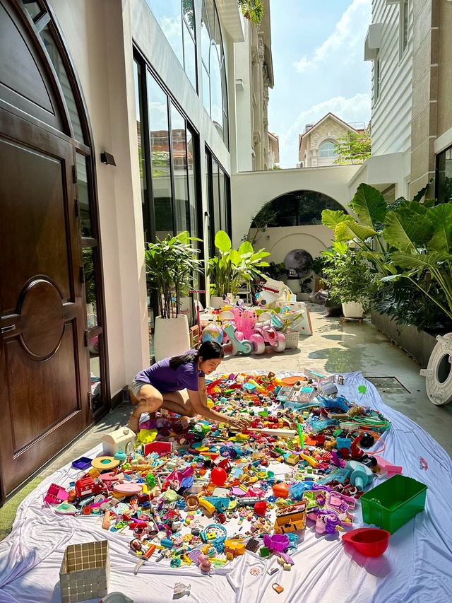 Mỹ nhân "win chặt" đường đua Noel: Tự tay trang trí biệt thự 1000m² đẹp chấn động thị giác- Ảnh 19.