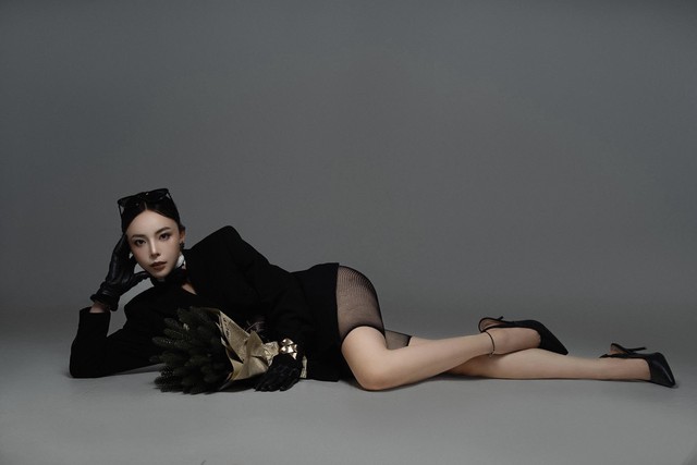 Phí Thanh Thảo vào sân khoác bộ đồ 13kg giá trăm triệu, đời thường ghép đôi với Lý Đức U22 Việt Nam cực hút fan- Ảnh 4.