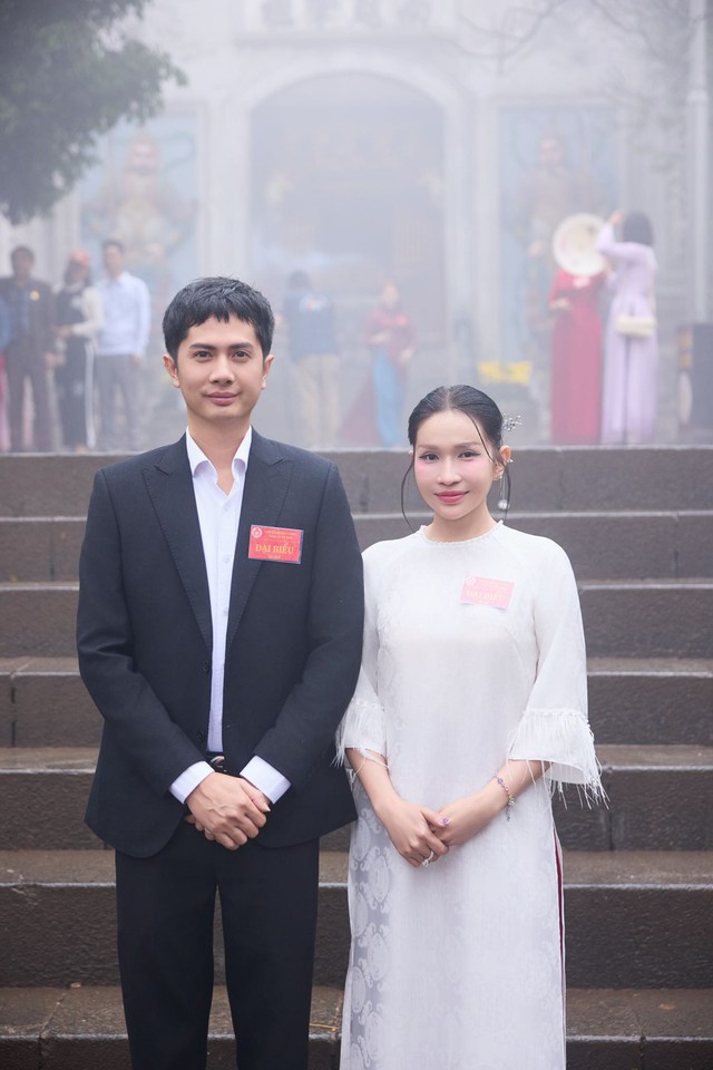 Cặp diễn viên Vbiz mượn đêm Giáng sinh để công khai chuyện hẹn hò?- Ảnh 2.