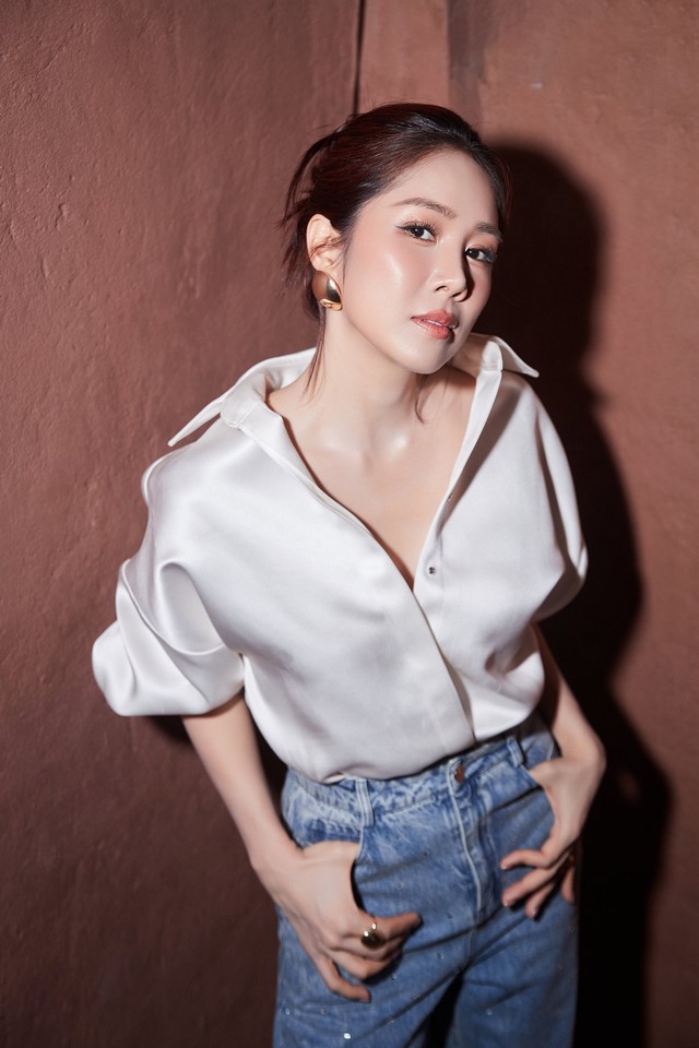 Mỹ nhân Việt thăng hạng nhan sắc đỉnh nhất 2025: Giảm 30kg gây sốc MXH, nhìn trẻ hơn cả chồng kém 7 tuổi- Ảnh 5.