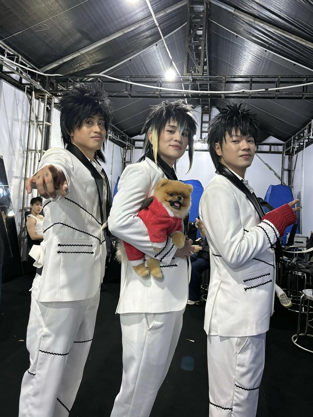 HKT bất ngờ tái xuất tại concert Anh Trai Say Hi?- Ảnh 1. HKT bất ngờ tái xuất tại concert Anh Trai Say Hi?- Ảnh 1.