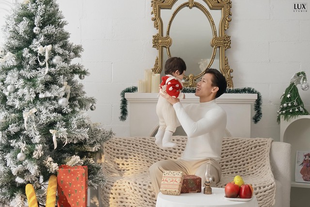 Bộ ảnh giáng sinh đẹp lung linh nhà Quế Ngọc Hải, ngắm biệt thự lộng lẫy nhà Thành Chung mới choáng- Ảnh 3.