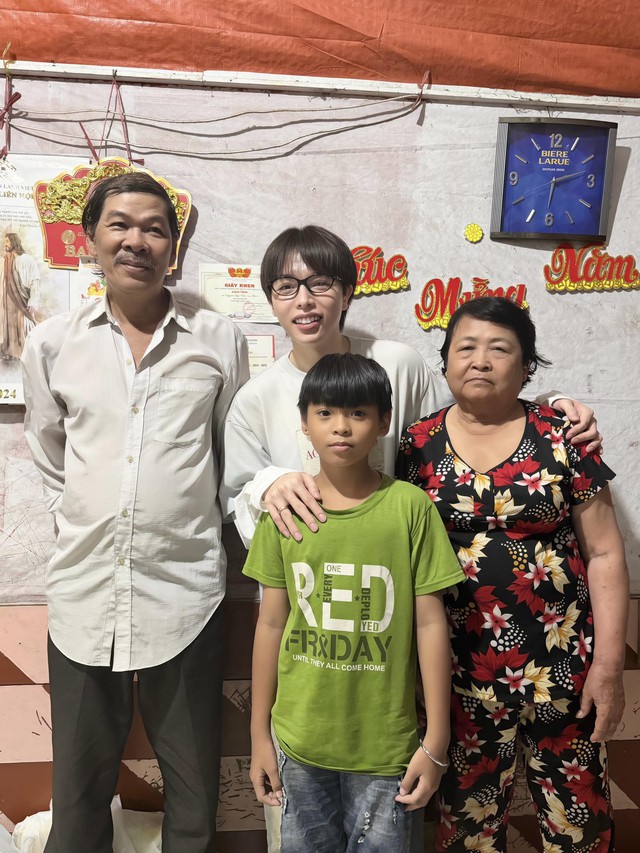 Vụ tài xế công nghệ bị huỷ chuyến vì chạy xe cũ: Đức Phúc đến tận nhà, tiết lộ sự thật gây bất ngờ- Ảnh 1.