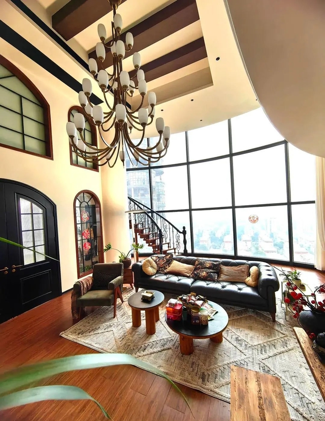 Nữ nghệ sĩ 40 tuổi không kết hôn, bỏ 12 tỷ xây "nhà trên không" sống 1 mình: "Thỉnh thoảng cũng thấy cô đơn"- Ảnh 1.