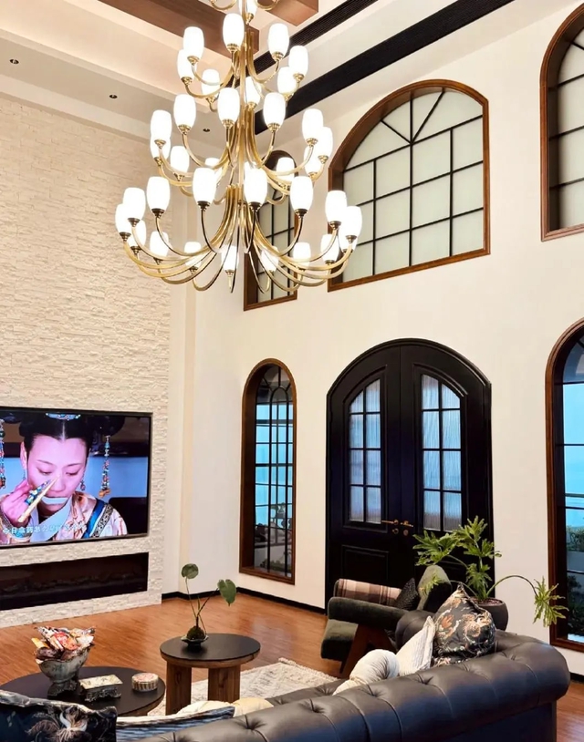 Nữ nghệ sĩ 40 tuổi không kết hôn, bỏ 12 tỷ xây "nhà trên không" sống 1 mình: "Thỉnh thoảng cũng thấy cô đơn"- Ảnh 5.