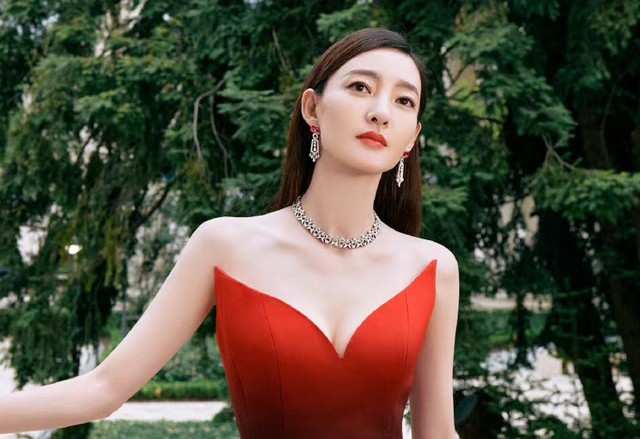 Nhan sắc tàn tạ đáng thương của nữ diễn viên phim giờ vàng sau khi chồng đại gia bị bắt- Ảnh 5. Nhan sắc tàn tạ đáng thương của nữ diễn viên phim giờ vàng sau khi chồng đại gia bị bắt- Ảnh 5.