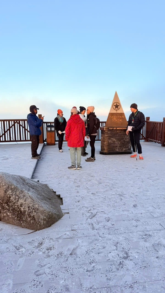 Một nơi tại Việt Nam nhiệt độ xuống 1 độ C, băng tuyết phủ trắng xóa- Ảnh 3.