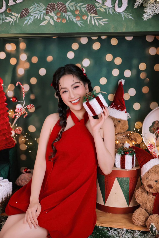 7 triệu người xem mẹ 3 con Khánh Thi "hồi xuân" như cô gái đôi mươi bên Phan Hiển, nhìn không đoán nổi tuổi thật- Ảnh 2.