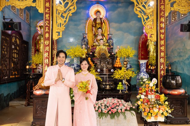 Đám cưới nam diễn viên Vbiz và vợ bác sĩ kém 16 tuổi: Cô dâu chú rể sánh đôi, dàn sao nổi tiếng tham dự- Ảnh 13.