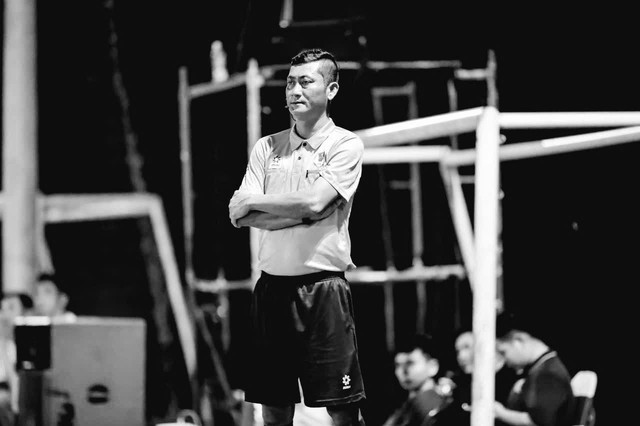 Trọng tài Việt Nam đột quỵ trên sân bóng qua đời- Ảnh 1.