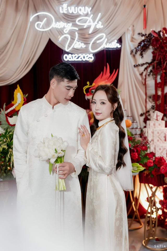 Visual sáng bừng của nữ thạc sĩ cưới thủ môn U23 Việt Nam- Ảnh 7.
