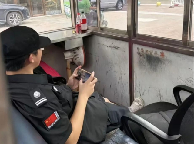 Dự đoán nghề HOT năm 2026: Vì sao bảo vệ lương 15 triệu/ tháng được "săn đón"?- Ảnh 5.