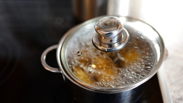 Có nên đậy nắp nồi khi nấu ăn?- Ảnh 1.