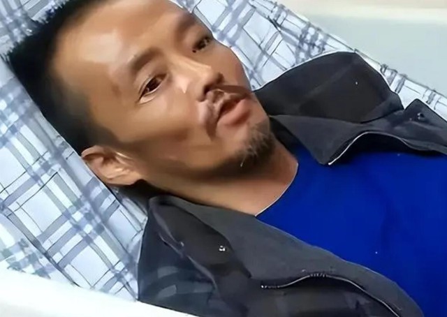 Phát hiện một nam sinh học giỏi nhưng du học về nước sống lang thang, phải ngủ dưới gầm cầu 14 năm- Ảnh 3.