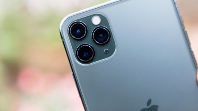 Hơn 90% người dùng điện thoại iPhone không biết công dụng của chiếc lỗ nhỏ cạnh camera- Ảnh 1.