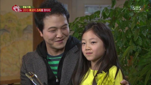 Chị em sao nhí Bố Ơi Mình Đi Đâu Thế "trổ mã" mỹ nhân: Người xinh như Haerin (NewJeans), người như bản sao Suri Cruise- Ảnh 7.