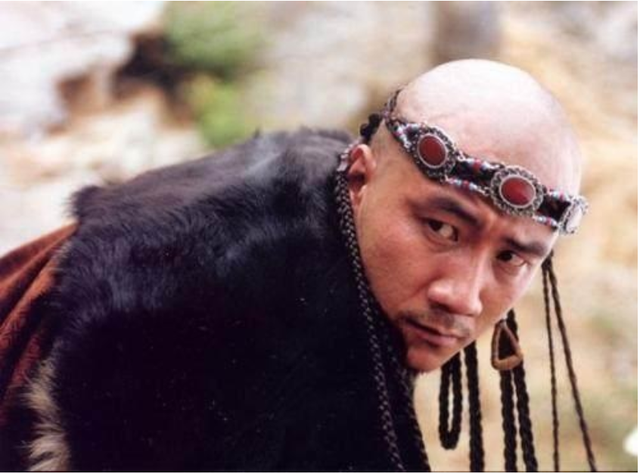 Cha của Kiều Phong mạnh đến đâu mà cả võ lâm Trung Nguyên phải trả giá bằng máu?- Ảnh 1.