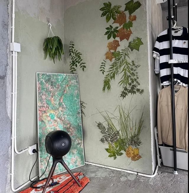 Chàng trai sống “trần trụi” giữa sàn vữa tường xi măng hút 500.000 like - Ảnh 7.